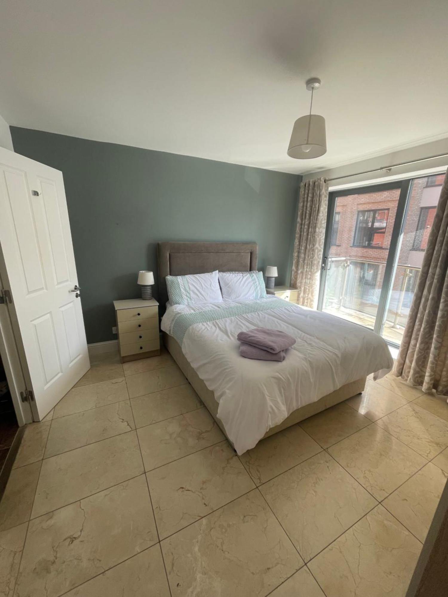 Fabulous And Sunny 2 Bed Apartment, In City Centre Cork Extérieur photo